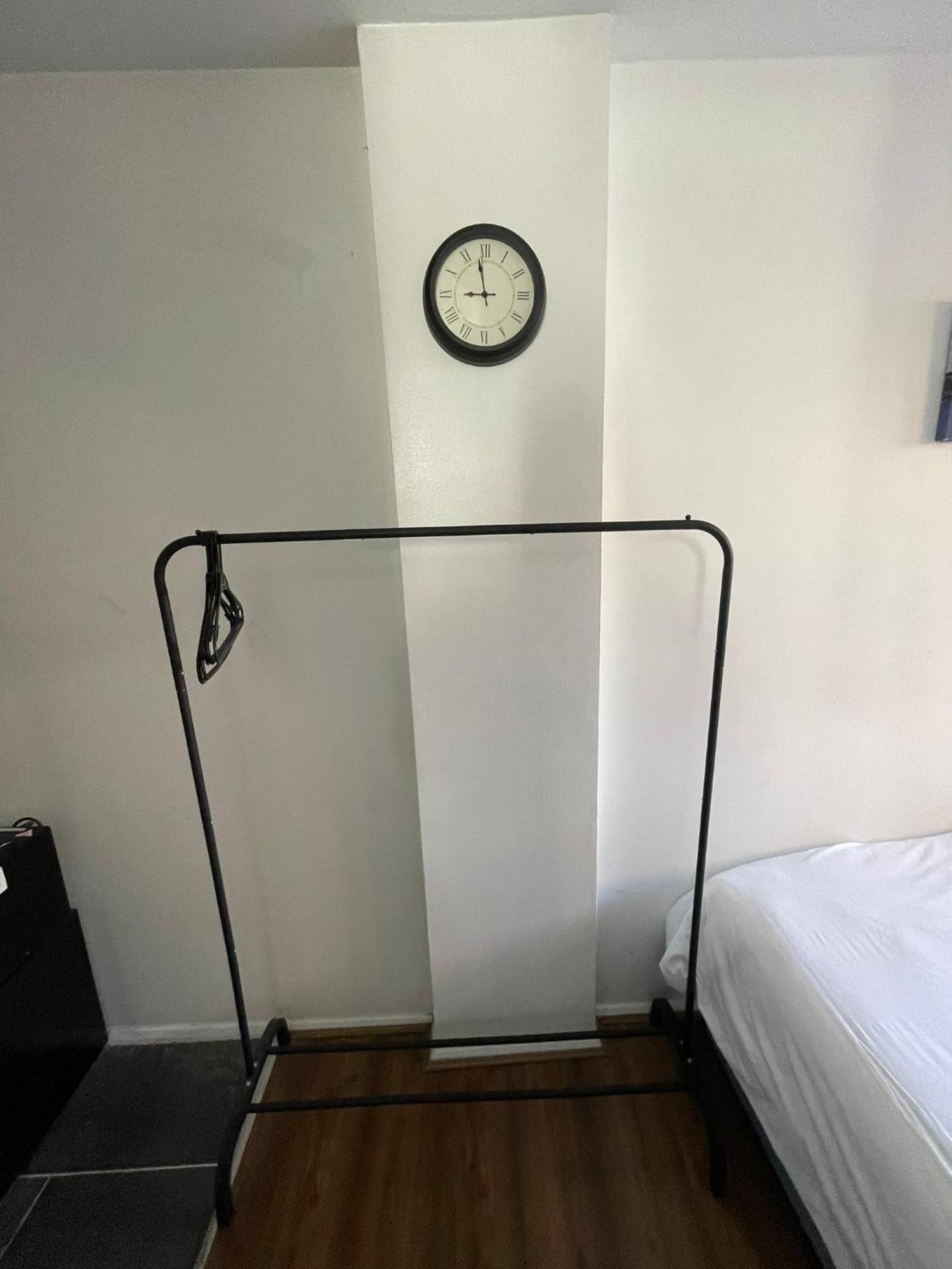 Fantastic Studio, Private Bathroom And Mini Kitchen. Thamesmead  Екстериор снимка